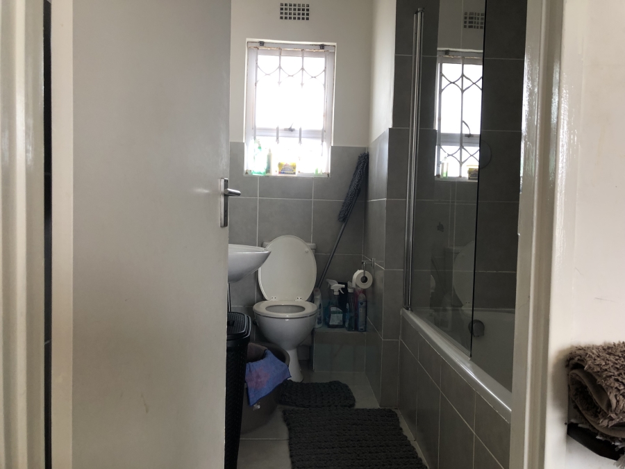 2 Bedroom Property for Sale in Muizenberg Western Cape